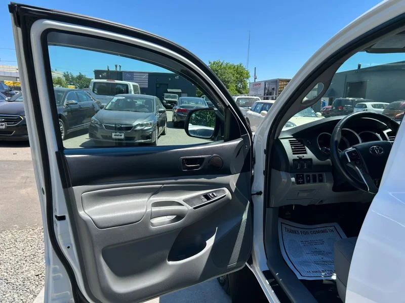 Used 2015 White Toyota Pickup 4D 6 ft image 29