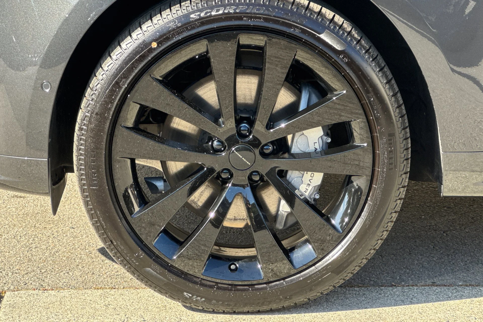 New 2026 Carpathian Grey Land Rover Dynamic SE image 11