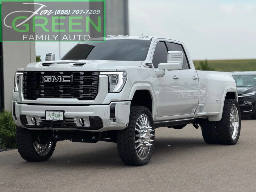2024 GMC Sierra 4WD Crew Cab LB DRW Denali Ultimate's photo
