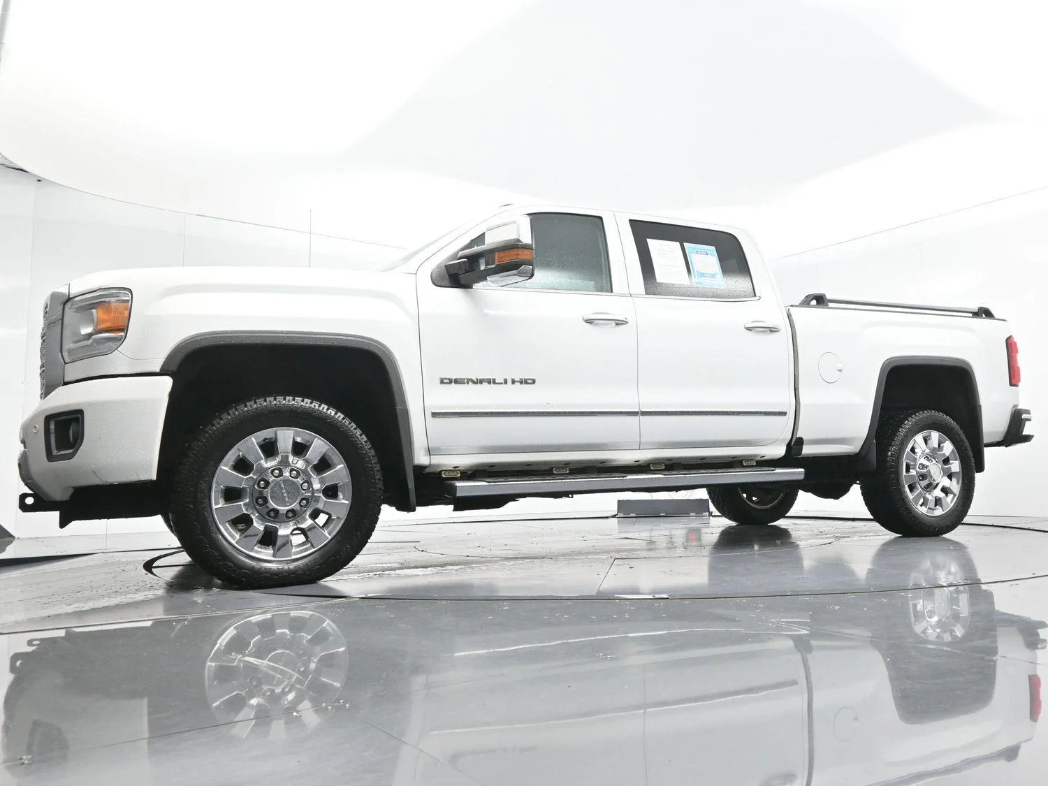 Used 2019 Summit White GMC Denali image 46