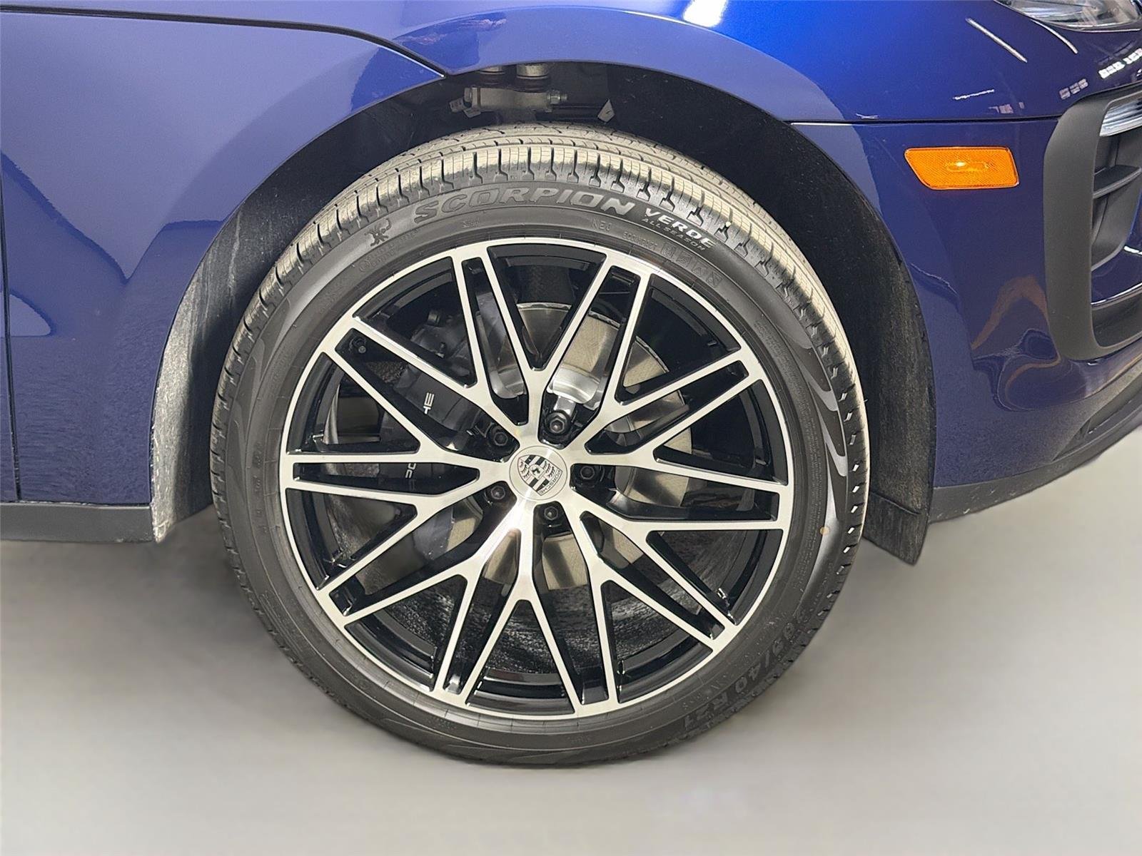 New 2026 Gentian Blue Metallic Porsche T image 13