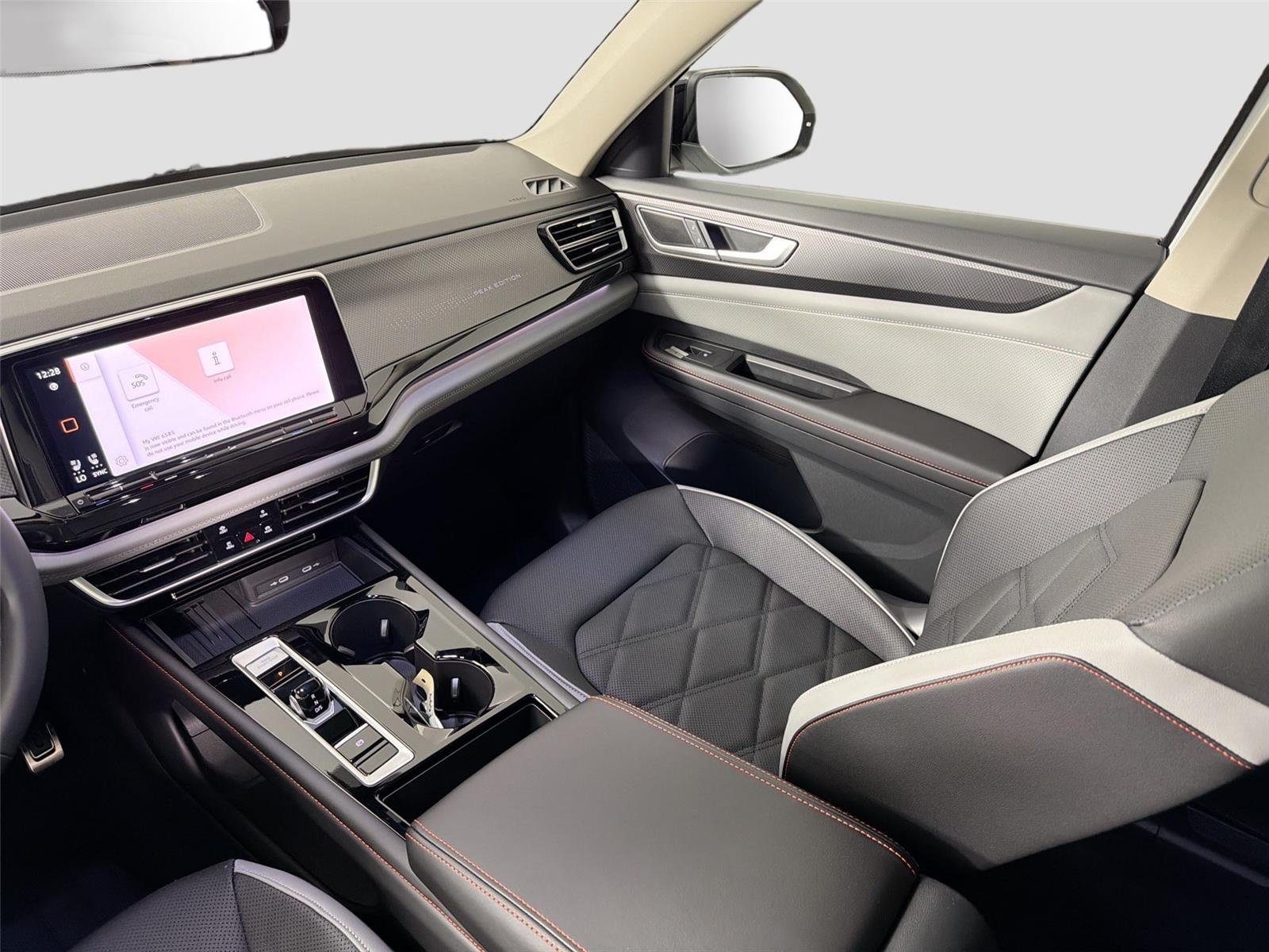 New 2026 Opal White Pearl Volkswagen 2.0T Peak Edition image 22
