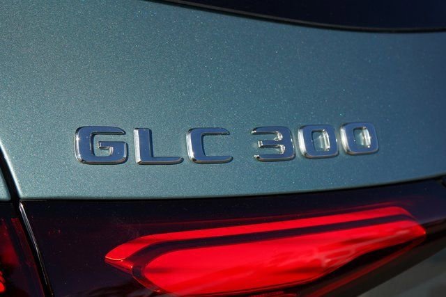 New 2026 Verde Silver Metallic Mercedes-Benz GLC 300 image 46