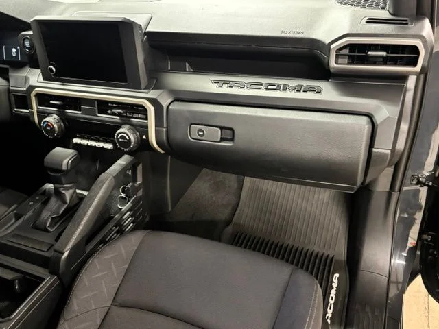 Used 2026  Toyota SR image 21