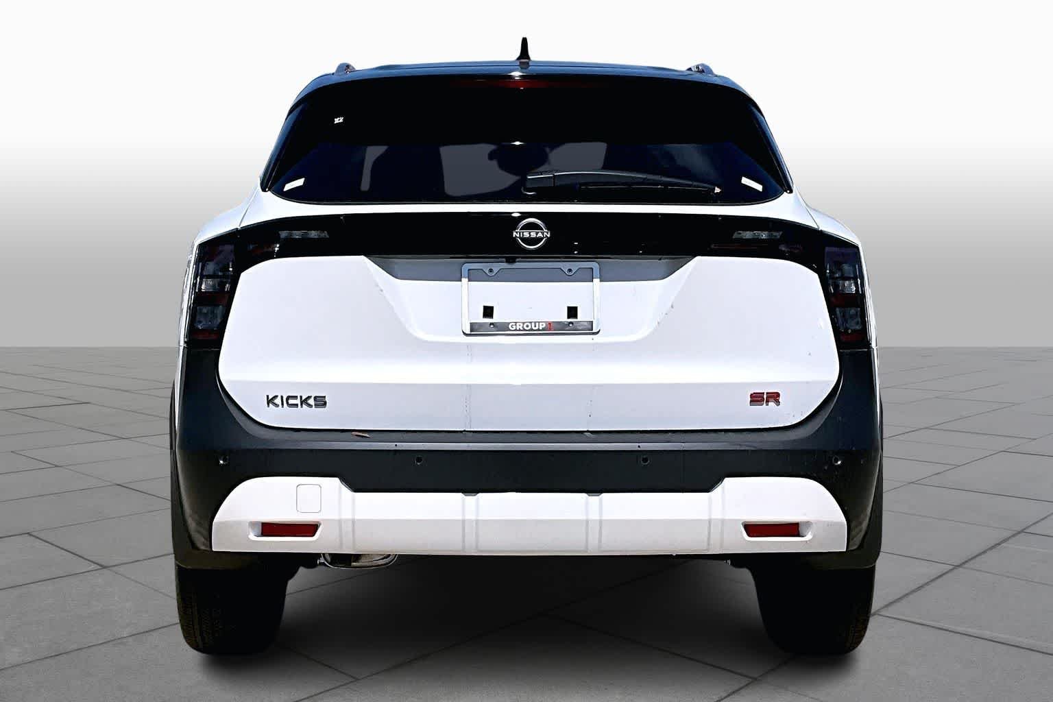 New 2026 Aspen White TriCoat / Super Black Two-tone Nissan SR image 4