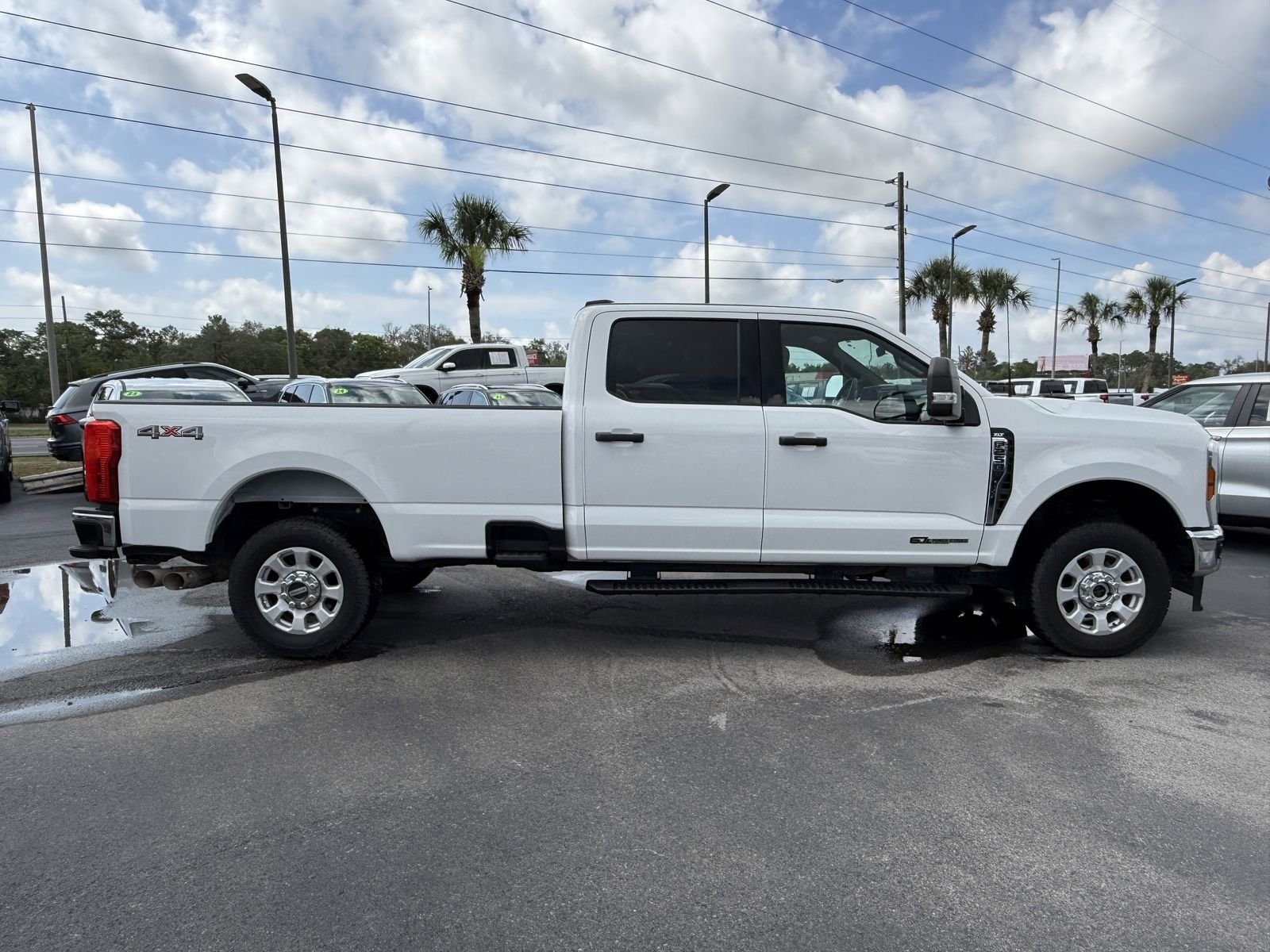 Used 2024 Oxford White Ford XLT image 3