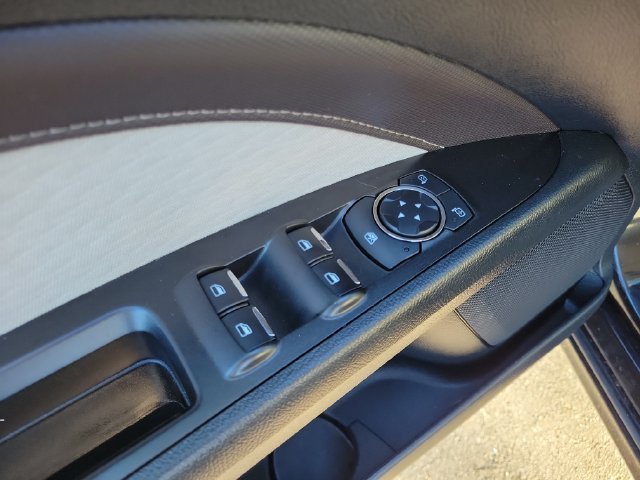 Used 2020 Black Metallic Ford SE image 13