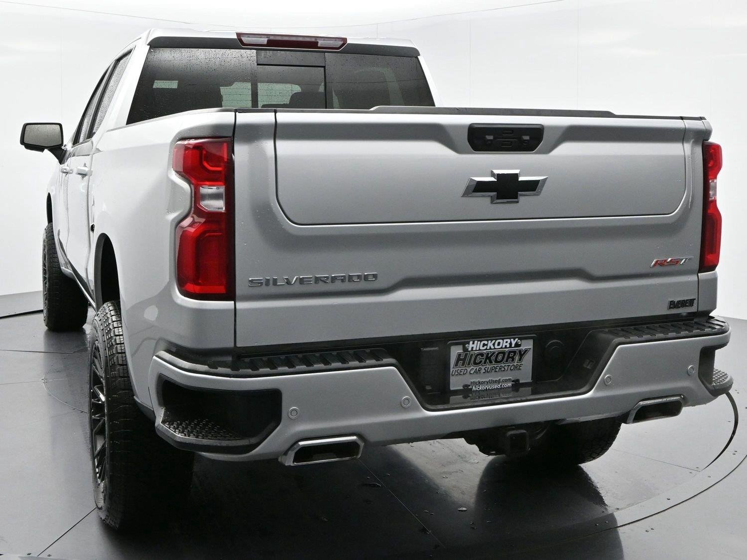 Used 2022 Silver Ice Metallic Chevrolet RST image 6