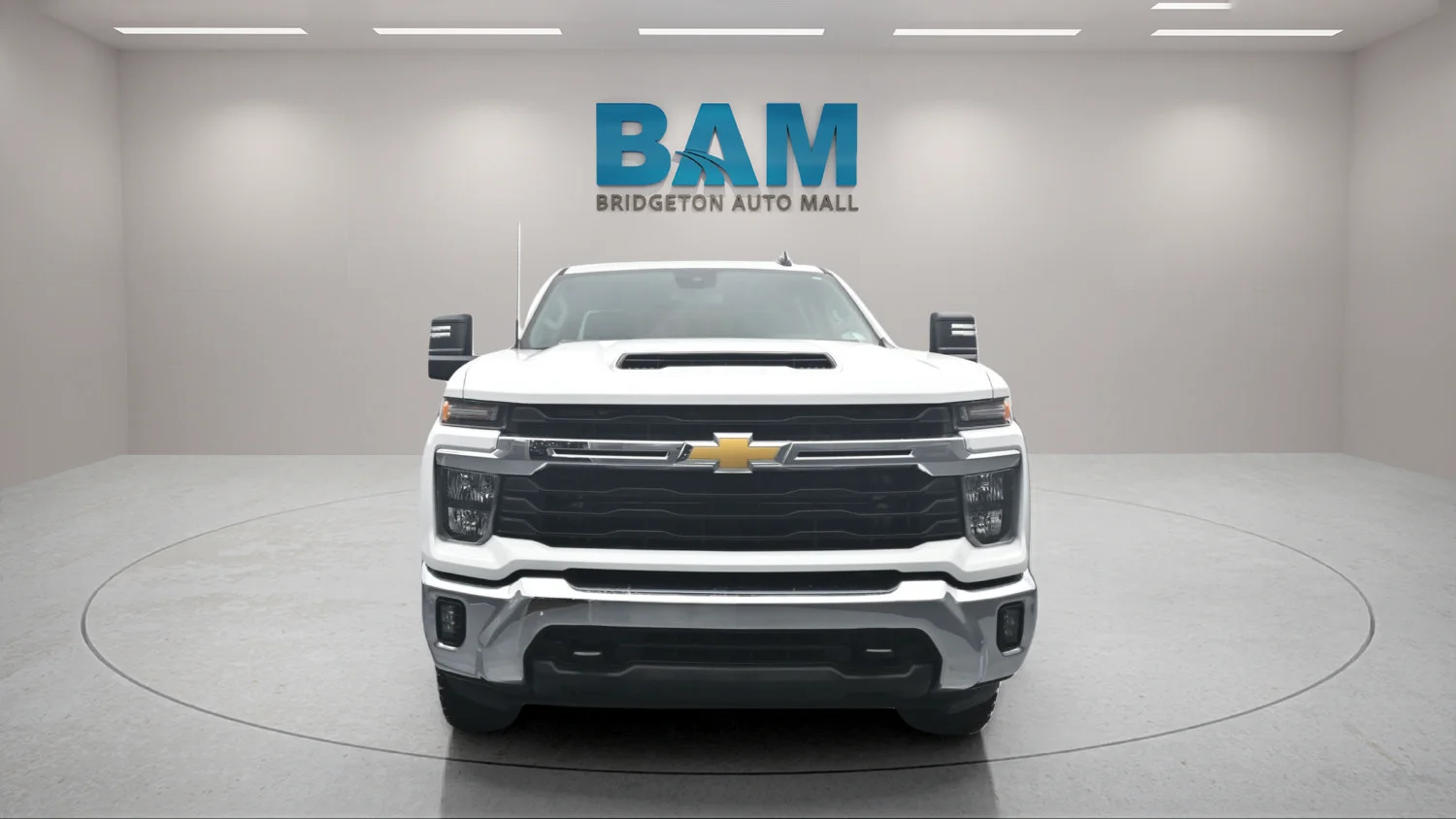 Used 2025 Summit White Chevrolet LT image 2