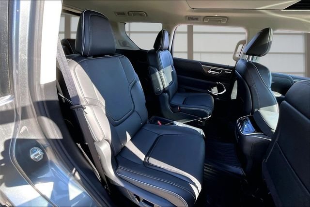 Used 2026 Silver INFINITI LUXE image 26