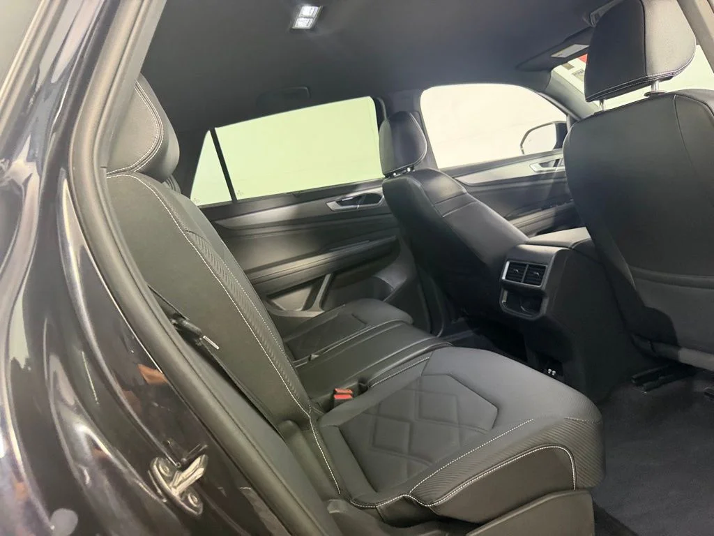 2025 Volkswagen Atlas Cross Sport SE w/Tech - Photo 27