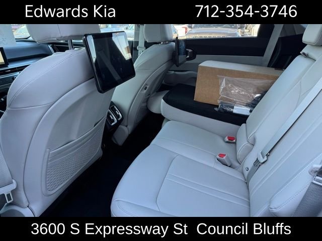 2025 Kia Sorento S - Photo 14