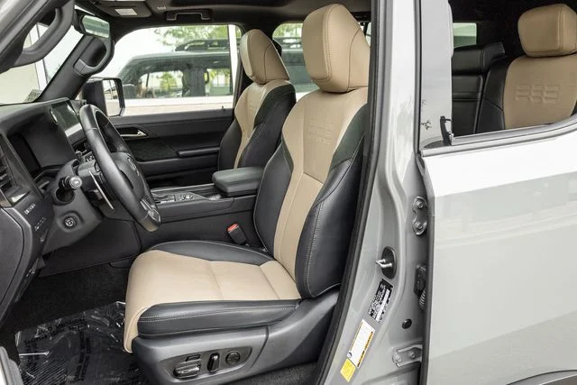 Used 2025 Incognito Lexus 550 Overtrail+ image 11