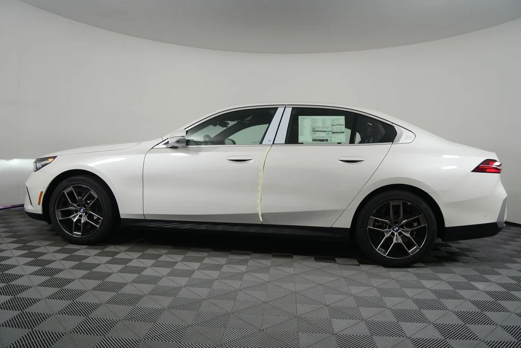 2026 BMW 5 Series 530i - Photo 6