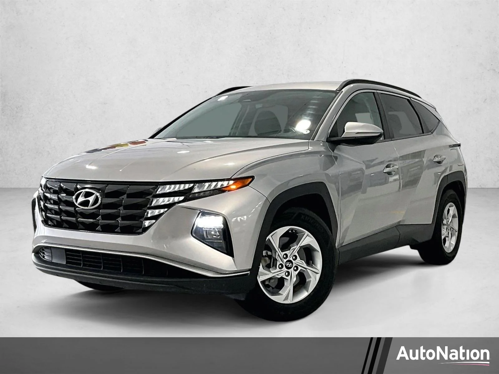 Used 2022 Shimmering Silver Hyundai SEL image 1