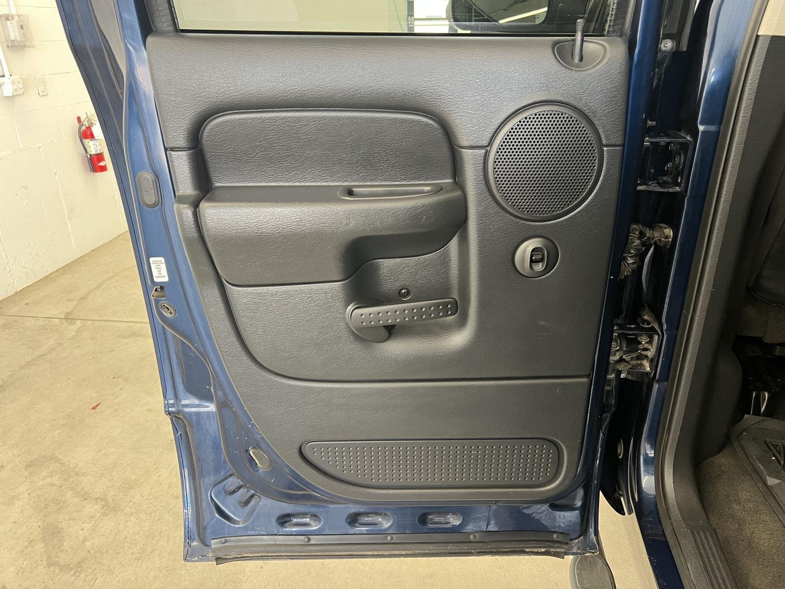 2004 Dodge Ram 2500 Pickup SLT - Photo 23