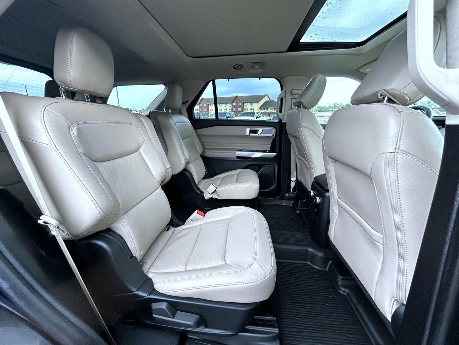 Used 2022 Black Ford Limited image 19