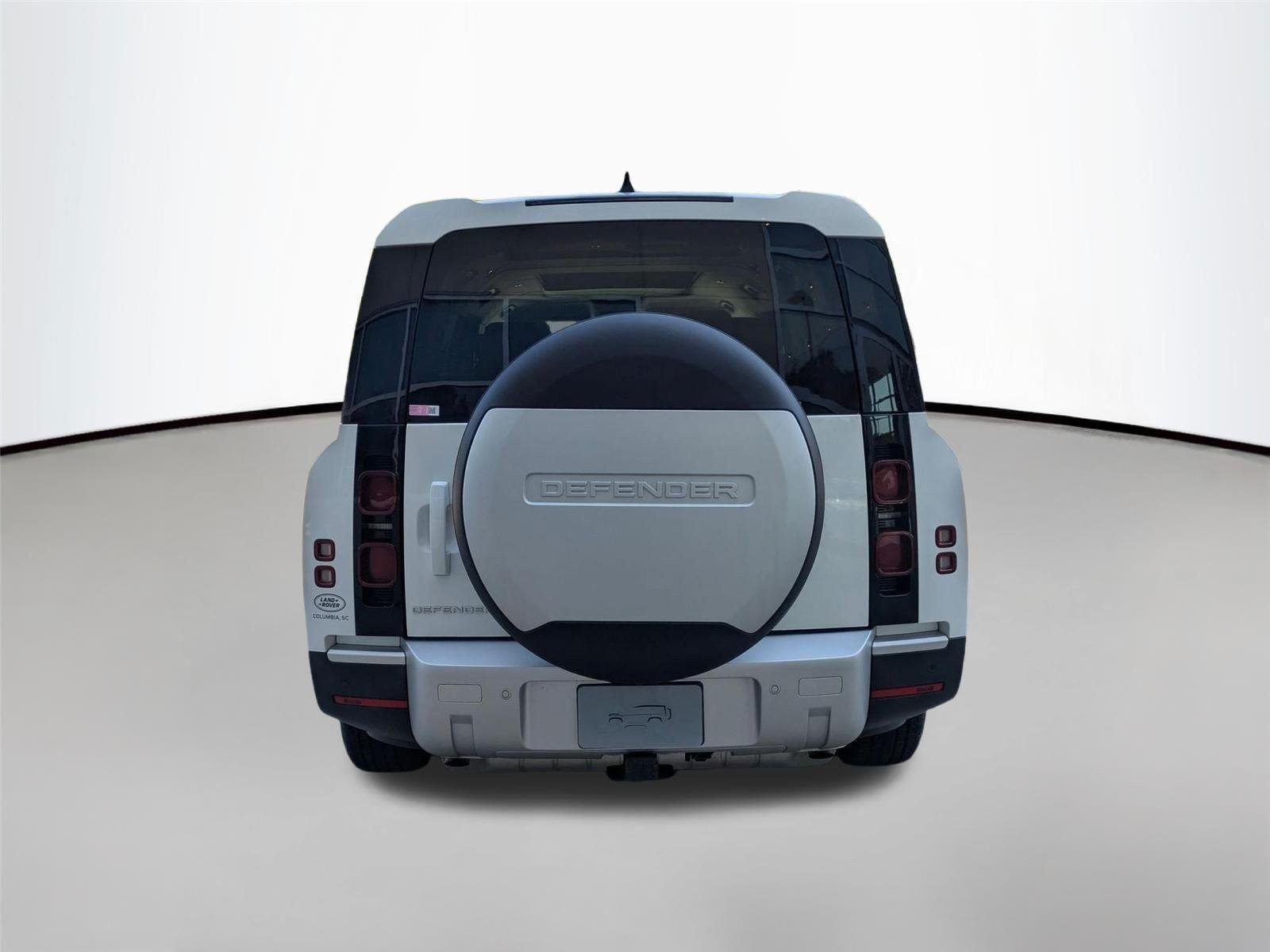 Used 2024 Fuji White Land Rover S image 6