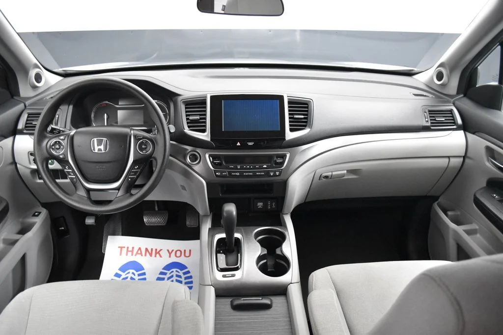 Used 2017 Silver Honda EX image 9