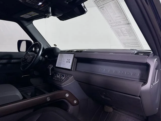 Used 2023 Black Land Rover X-Dynamic SE image 32