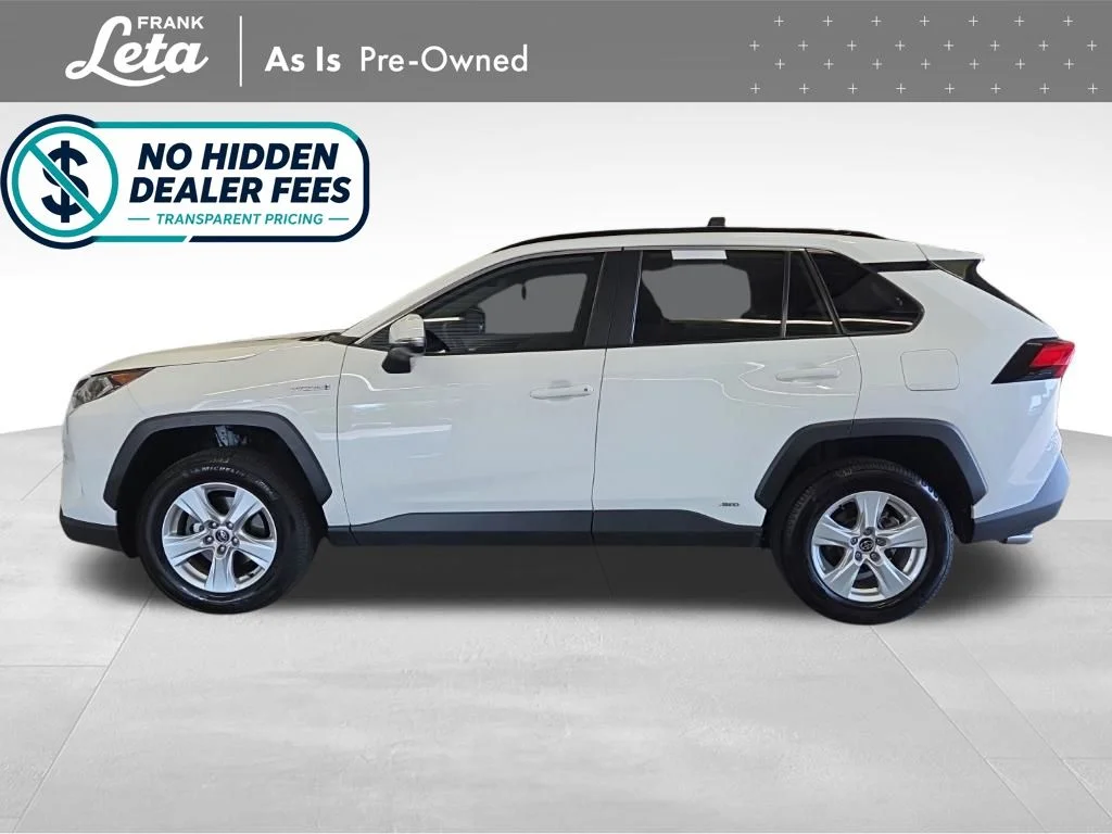 Used 2021 White Toyota XLE image 3