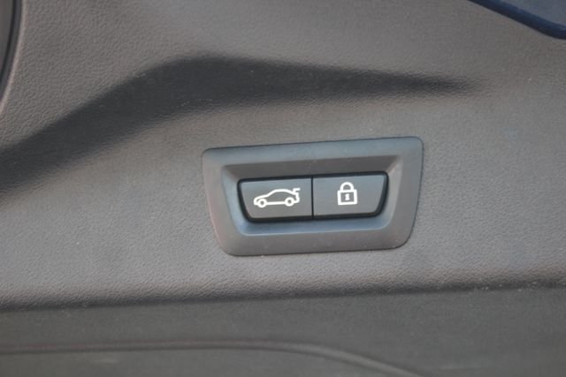 Used 2022 Blue BMW xDrive40i image 32