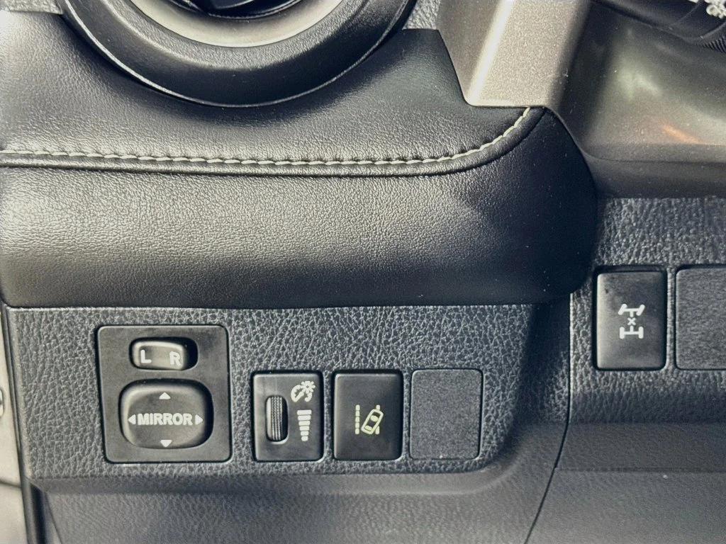 Used 2017 Gray Toyota XLE image 10