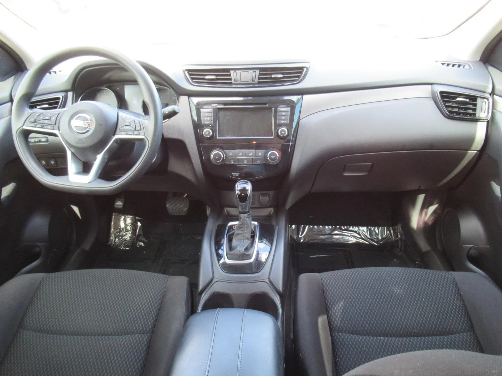 Used 2020 Caspian Blue Nissan S image 12