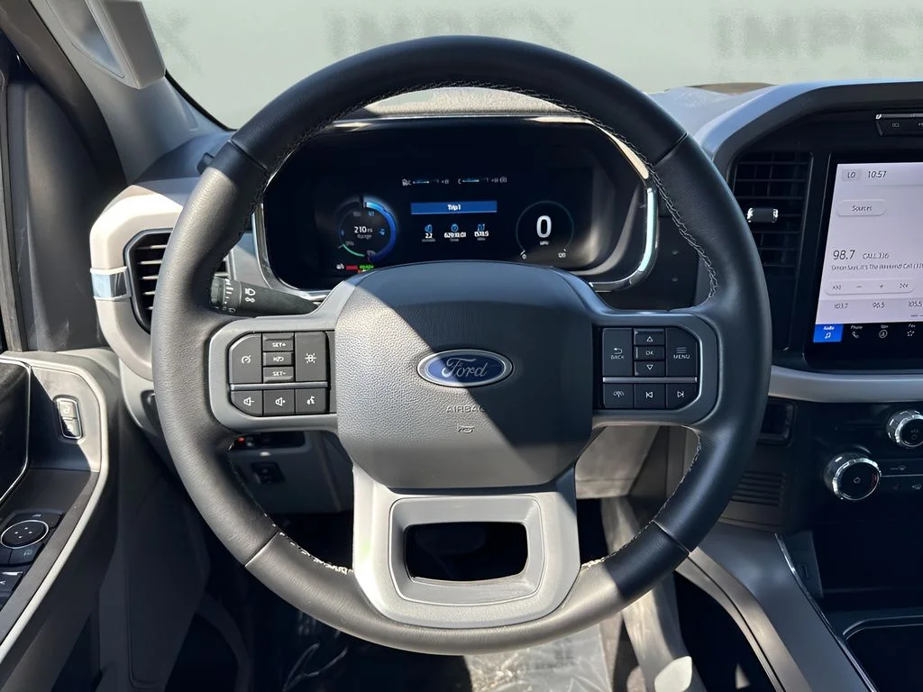 Used 2023 Blue Ford XLT image 13