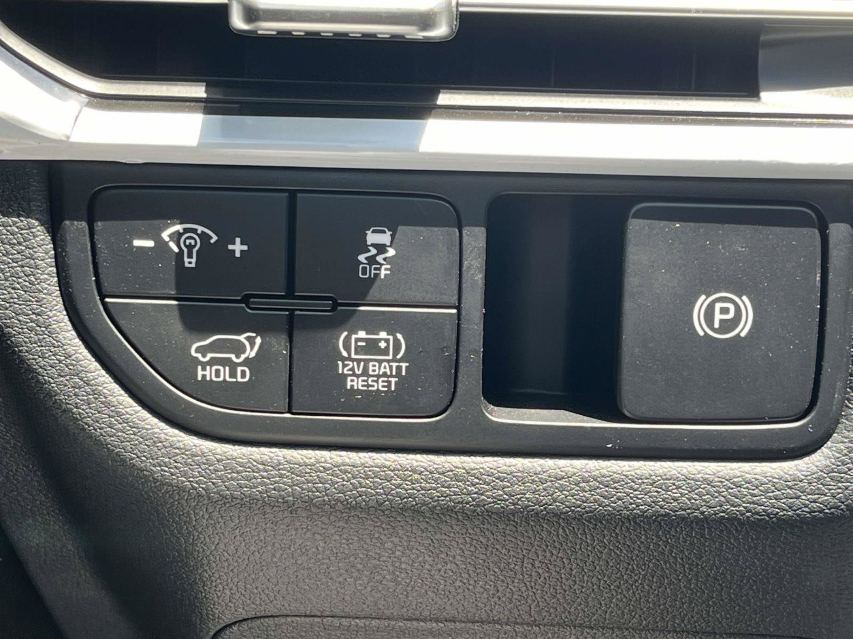 New 2026 Shadow Matte Gray Kia X-Line image 26