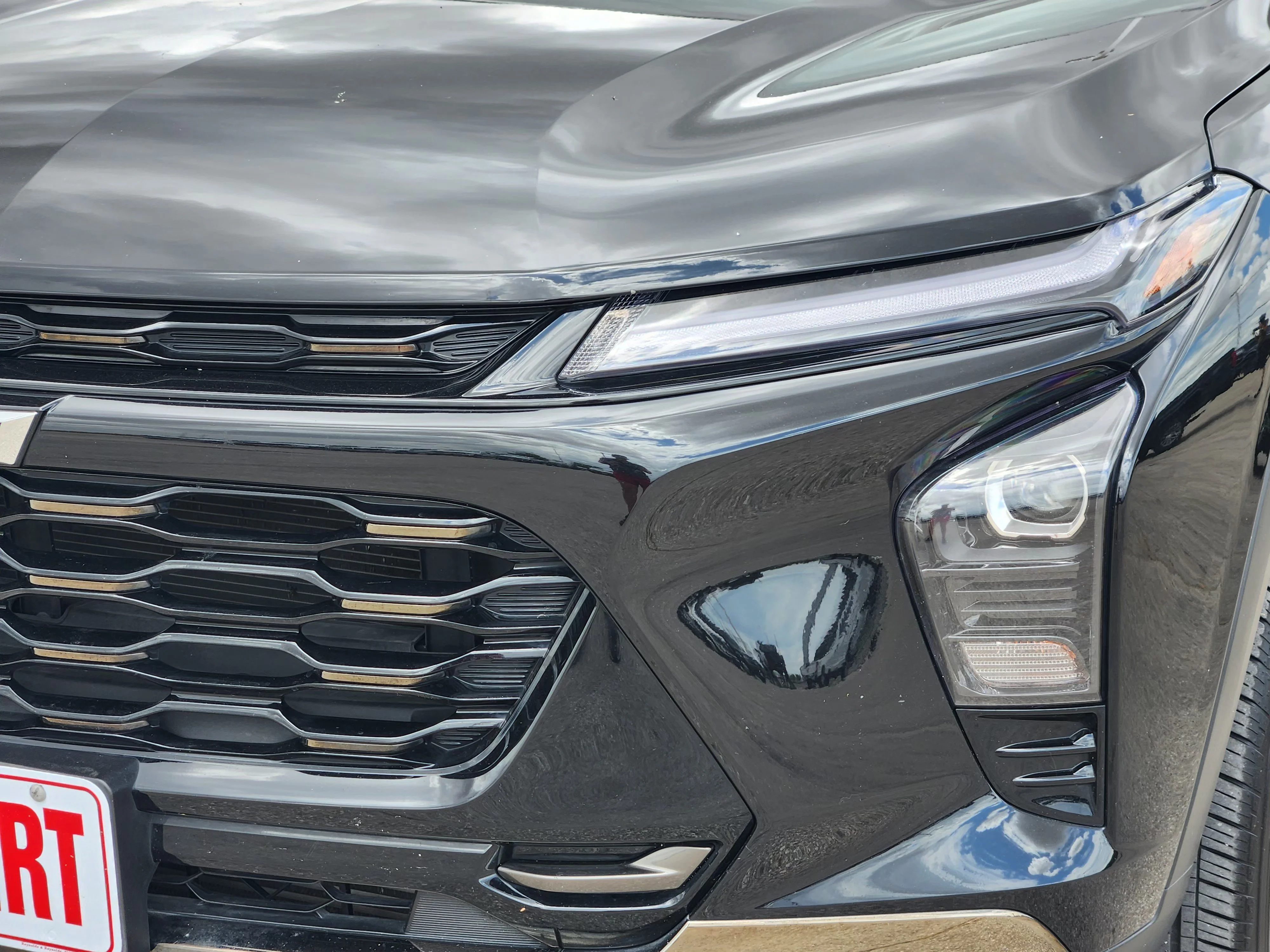 Used 2024 Mosaic Black Metallic Chevrolet ACTIV image 8