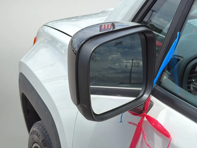 Used 2023 White Jeep Latitude image 32