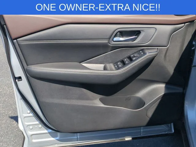 Used 2023 Silver Nissan SV image 12