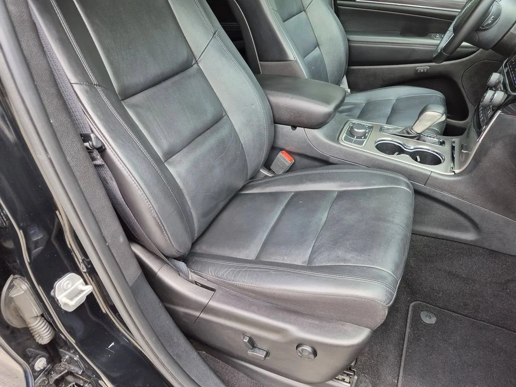 Used 2019 Black Jeep Limited image 29