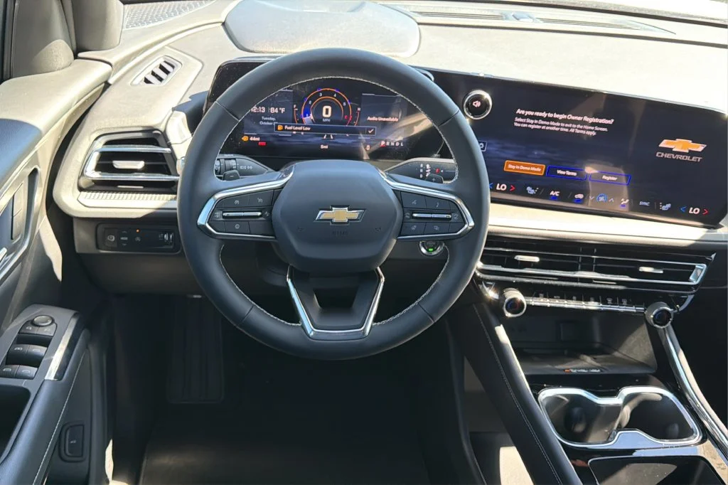 New 2027 Summit White Chevrolet LT image 21