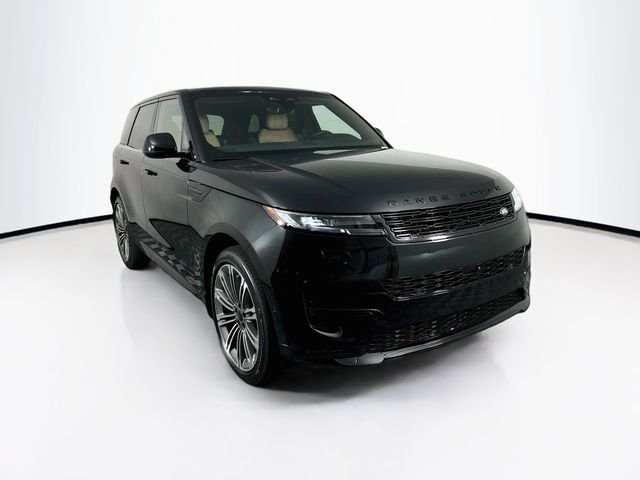 New 2026 Black Land Rover Dynamic SE image 3