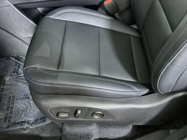 New 2027 Mosaic Black Metallic Chevrolet LT image 19
