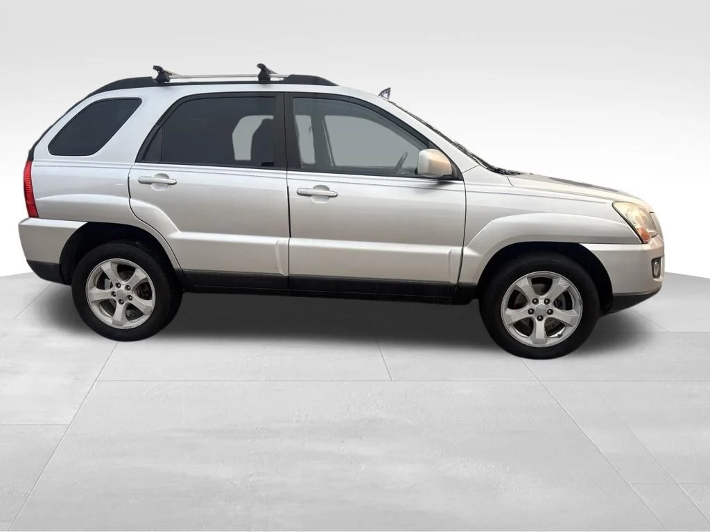 Used 2010 Silver Kia EX image 9