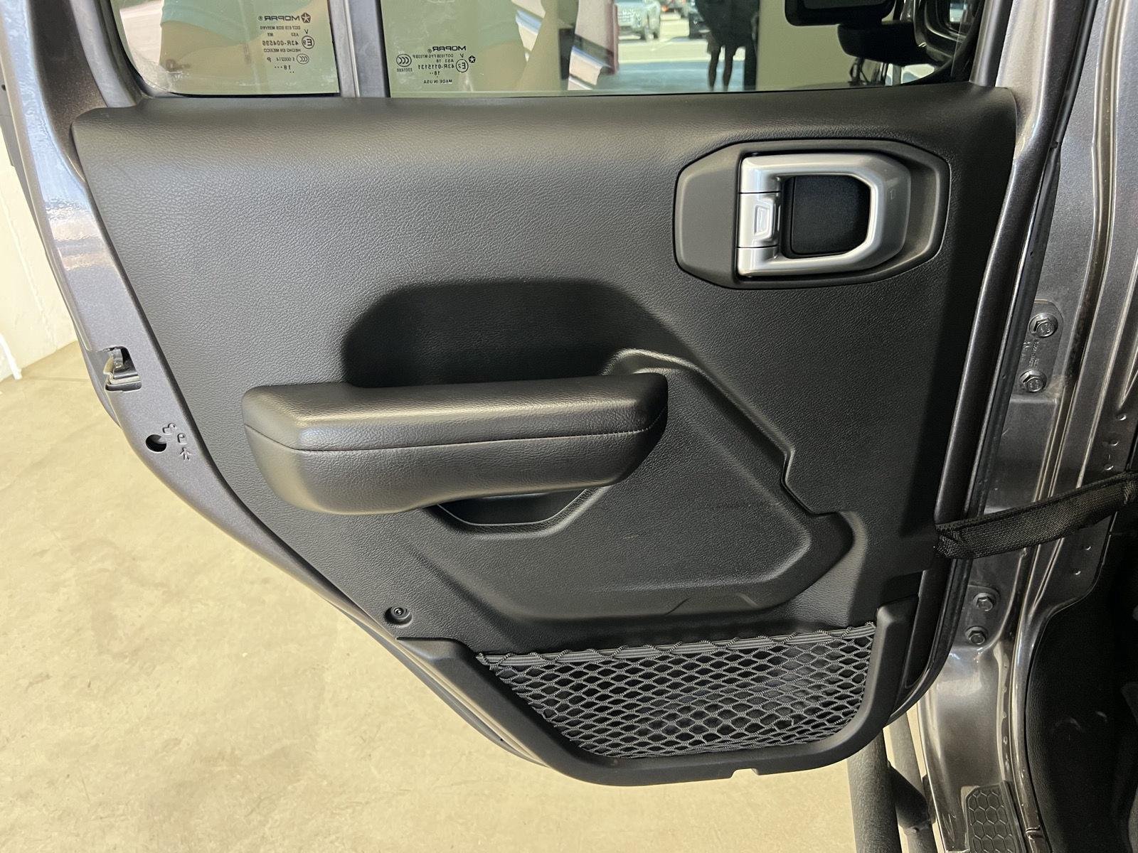 Used 2019 Granite Crystal Metallic Clearcoat Jeep Sport S image 23
