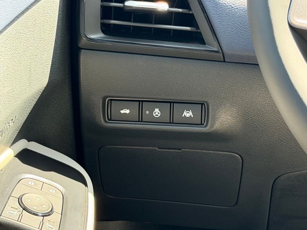 New 2026 Aspen White TriCoat Nissan SL image 22