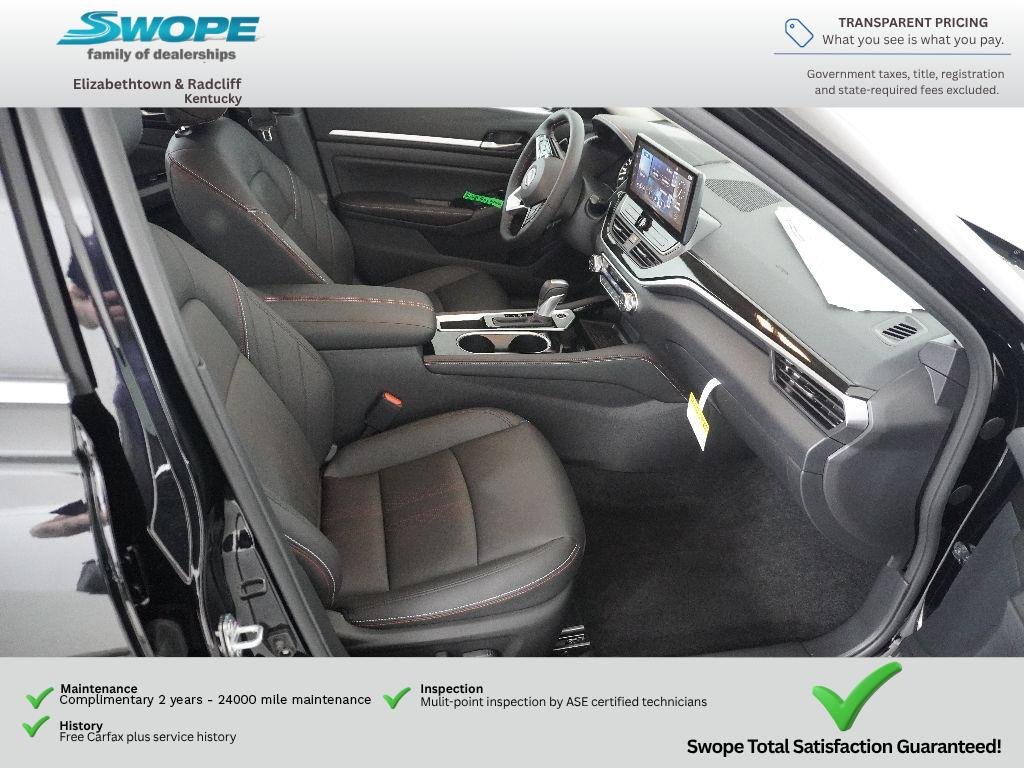 2025 Nissan Altima SR - Photo 11