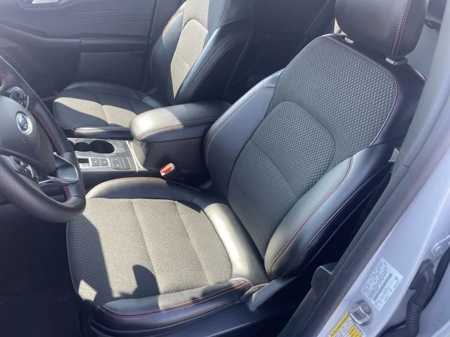 2025 Ford Escape ST-Line Select - Photo 17
