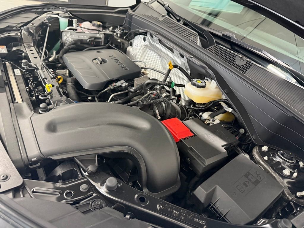 New 2026 Mosaic Black Metallic Chevrolet ACTIV image 3