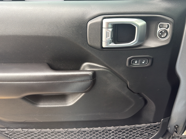 Used 2020 Silver Jeep Sport S image 24
