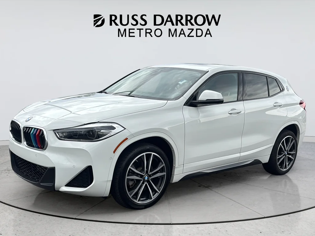 Used 2023 White BMW xDrive28i image 1