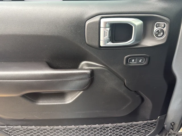 Used 2020 Silver Jeep Sport S image 24