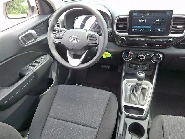 New 2026 White Hyundai SE image 9