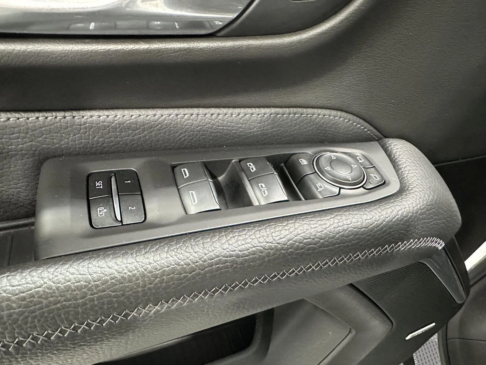 Used 2021 Summit White GMC Denali image 22