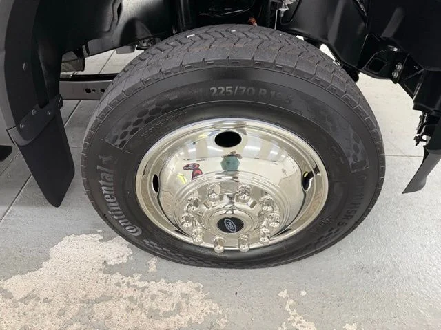 New 2026 Oxford White Ford F-450® XL image 25