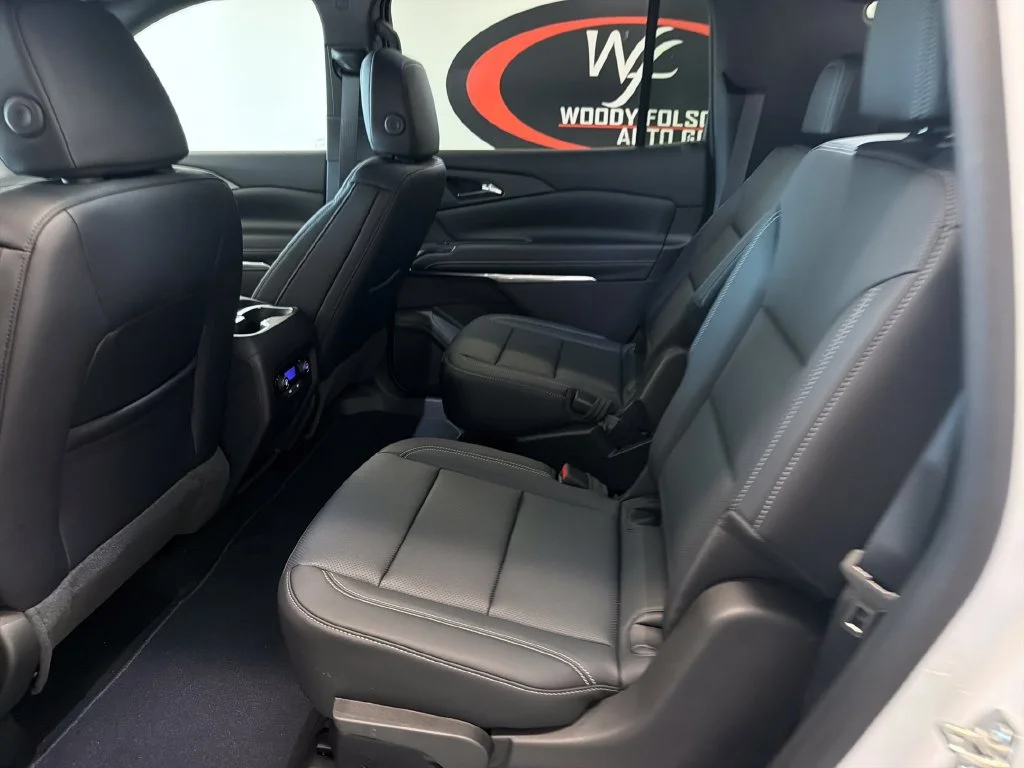 New 2027 Summit White Chevrolet LT image 13